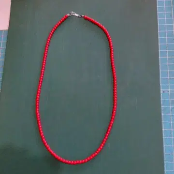화이트 하츠 비즈 목걸이
