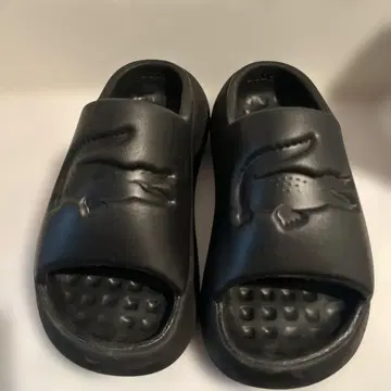 Lacoste 블랙 슬리퍼