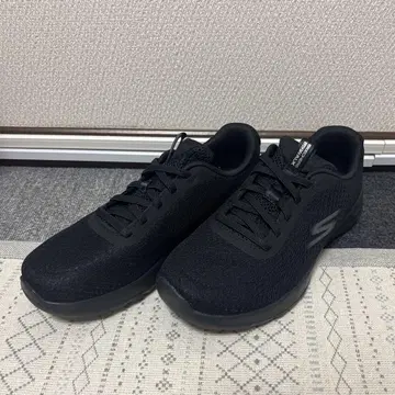 Skechers 블랙 스니커즈