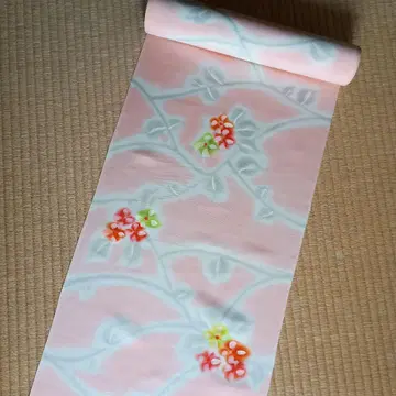 기모노 깃털 옷감
