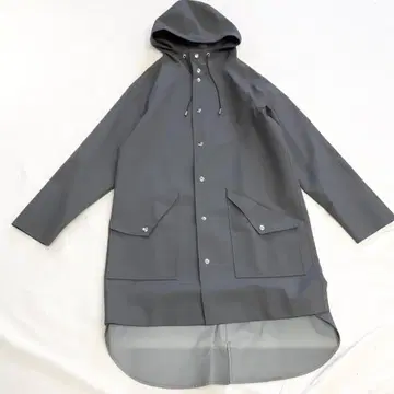DUCK TAIL RAINCOATS 레인코트