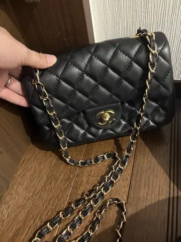 블랙 퀼팅 숄더백