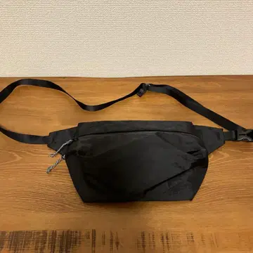 PLATFORM 블랙 바디백