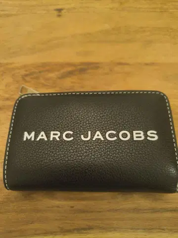 MARC JACOBS 블랙 반지갑