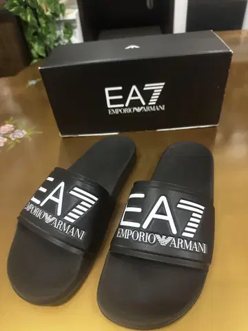 EA7 블랙 비치 샌들
