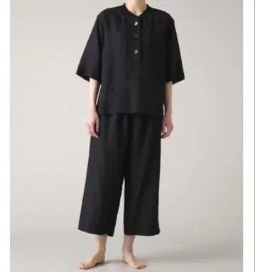 컨디션 최상 23AW 마가렛호웰 코튼 린넨 포플린 블라우스 블랙