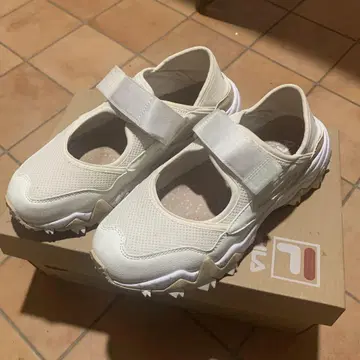 FILA 스포츠 샌들 25.0cm 화이트