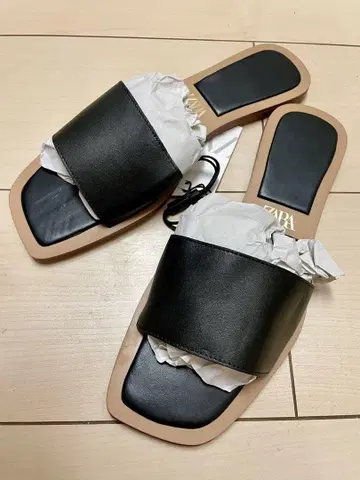 ZARA 플랫 샌들 블랙
