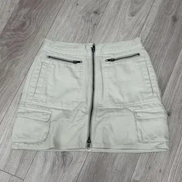 SLY JEANS 라이트 베이지 미니 스커트