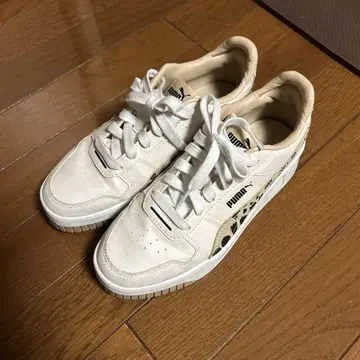 PUMA 스니커즈