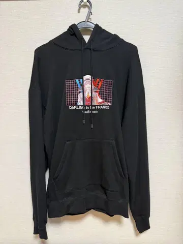 VR x 002 HOODIE