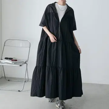 폴크시 블랙 집업 반팔 원피스 시착만 한 새상품급 상품입니다