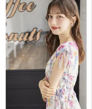 [ tocco closet/토코 클로젯 ] 어깨 리본 플라워 원피스