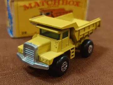 MATCHBOX No.28 DUMP TRUCK