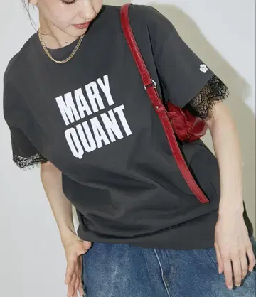 MARY QUANT x PUBLUX 소매 레이스 플로키 로고 티셔츠
