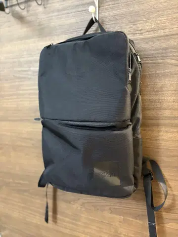 THE NORTH FACE SHUTTLE DAYPACK SLIM 블랙
