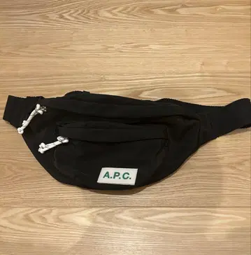 A.P.C. 바디백