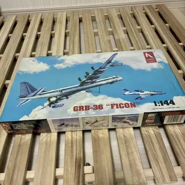 HOBBYCRAFT GRB-36 FICON 1:144 프라모델