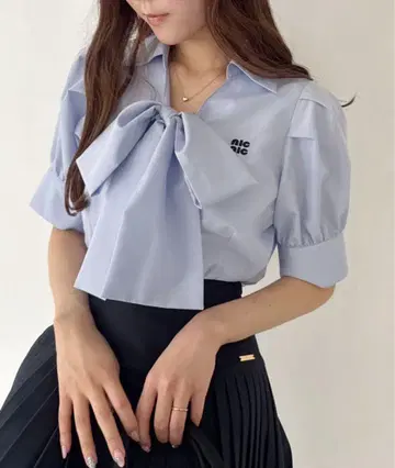 자수 보타이 리본 블라우스 미사용 새상품