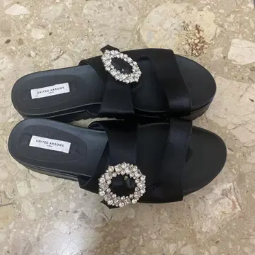 유나이티드 애로우즈 새틴 비쥬 샌들 37