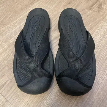 KEEN 킨 와이메아 WAIMEA TG 블랙 비치 샌들
