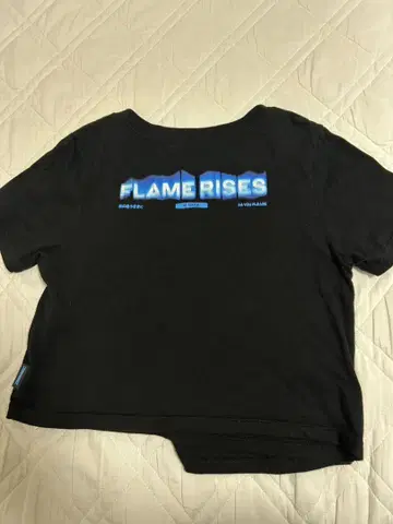 LE SSERAFIM FLAME RISES 티셔츠 사이즈 M