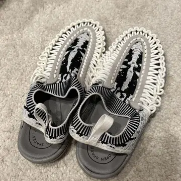미사용 새상품 KEEN 유니크 EVO 25cm