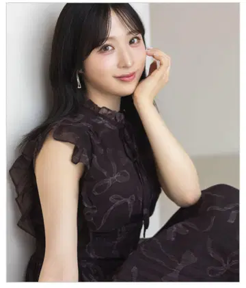 리본 & 프릴 장식 허리 셔링 리본 프린트 플리츠 원피스