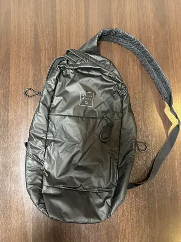 블랙 슬링백 나일론 제
