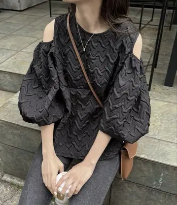엠보 자카드 블라우스