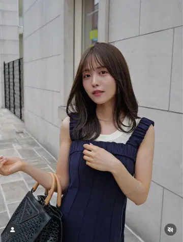 VALLAN 닛타 사치카 착용 린넨 드레스 크로스백 네이비 새상품급