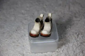 브라이스 아웃핏 해외 작가님 화이트 부츠 1/6 인형