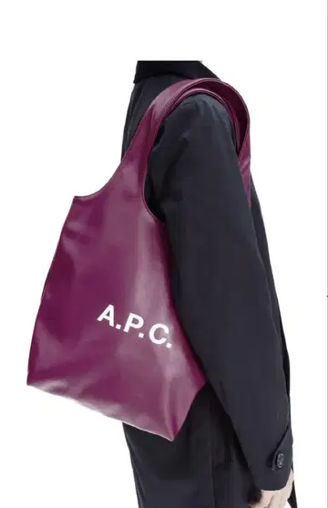 APC 토트백 비건 레더