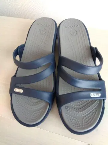 crocs 네이비 스포츠 샌들 W7