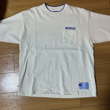 Champion M 사이즈 화이트 티셔츠