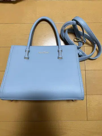 라이트 블루 숄더백