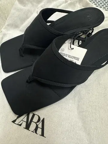 ZARA 블랙 쪼리 샌들 36/37