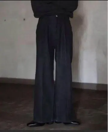 블랙 스트레이트 데님 팬츠