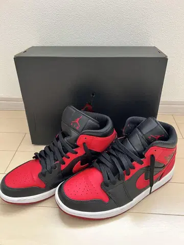 AIR JORDAN 1 MID