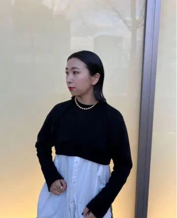 UN3D. 숏 스웨트 탑