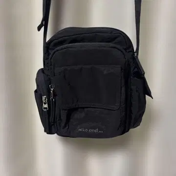 니코앤드 오리지널 멀티 포켓 숄더백
