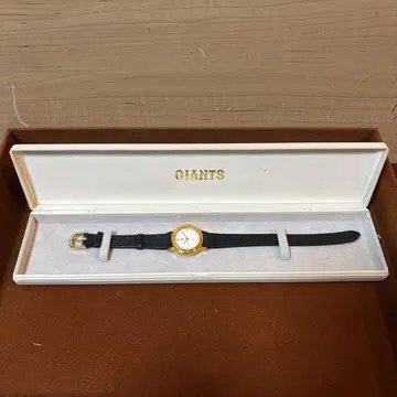 GIANTS 아날로그 자동 감기 시계 골드/블랙