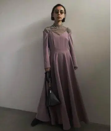 AMERI SEETHROUGH SHOULDER DRESS