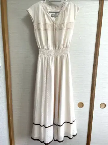 노엘라 아이보리 도트 원피스