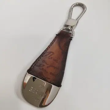 새상품급 현행 벨루티 풀 스크릿 레더 슈혼 키링