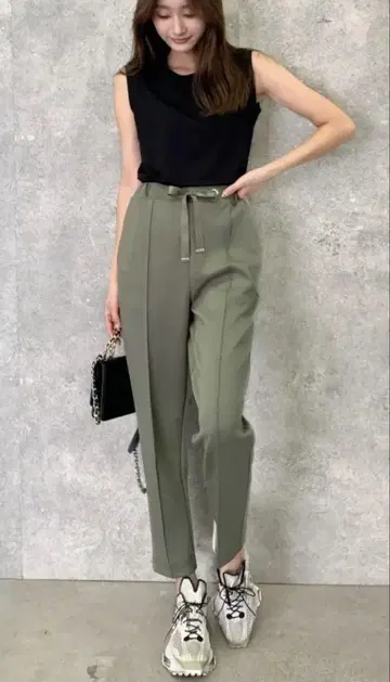 새상품! 완판템 벌스데이 바쉬 BB Casey pants 카키
