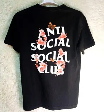 ANTI SOCIAL SOCIAL CLUB 티셔츠 블랙 벚꽃 M