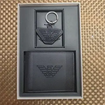 EMPORIO ARMANI 블랙 반지갑