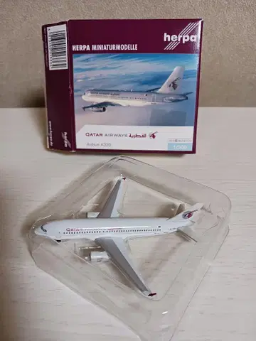 QATAR AIRLINES Airbus A320