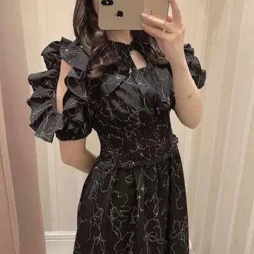 evelyn 꽃무늬 프릴 원피스 블랙